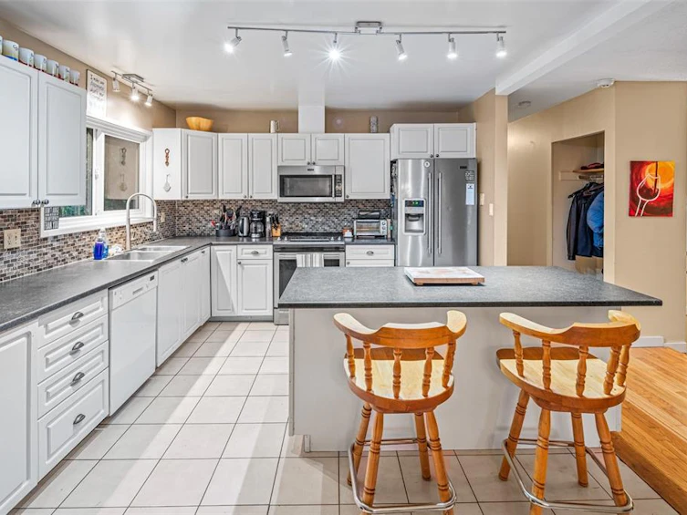 11088 Baxendale Road, North Saanich, BC, V8L 5M4 - 7