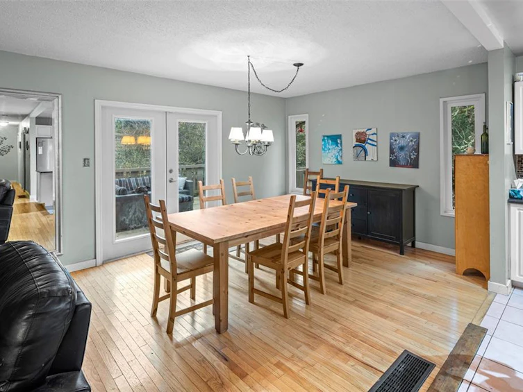 11088 Baxendale Road, North Saanich, BC, V8L 5M4 - 11