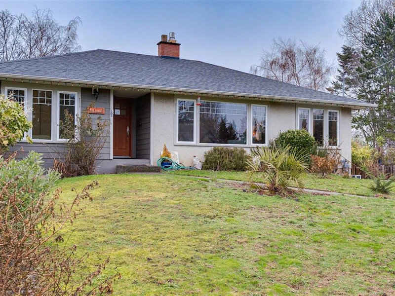 1174 Hadfield Avenue, Esquimalt BC V9A 5N7