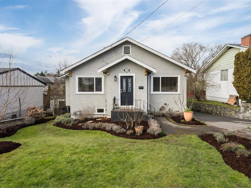 3080 Albina Street, Saanich BC V9A 1Z3