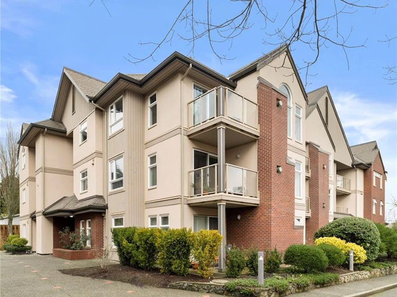 105 - 837 Selkirk Avenue, Esquimalt BC V9A 2T7