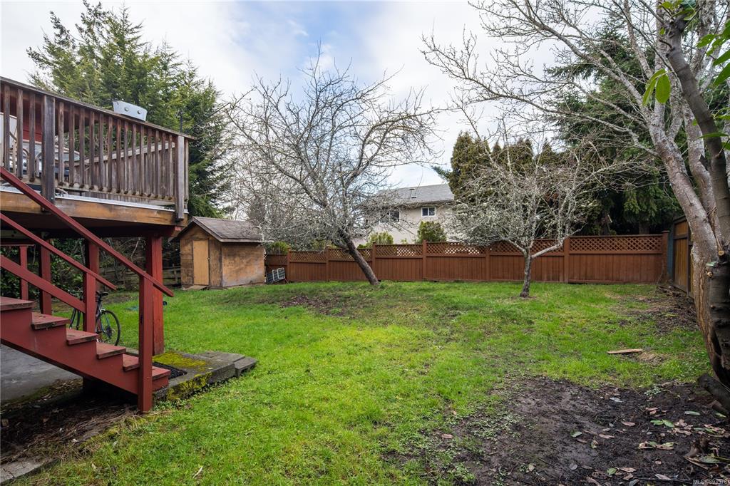 1762 Kisber Avenue, Saanich, BC, V8P 2W7 - 8