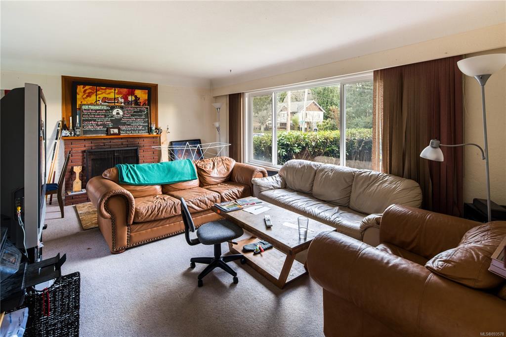 1762 Kisber Avenue, Saanich, BC, V8P 2W7 - 9