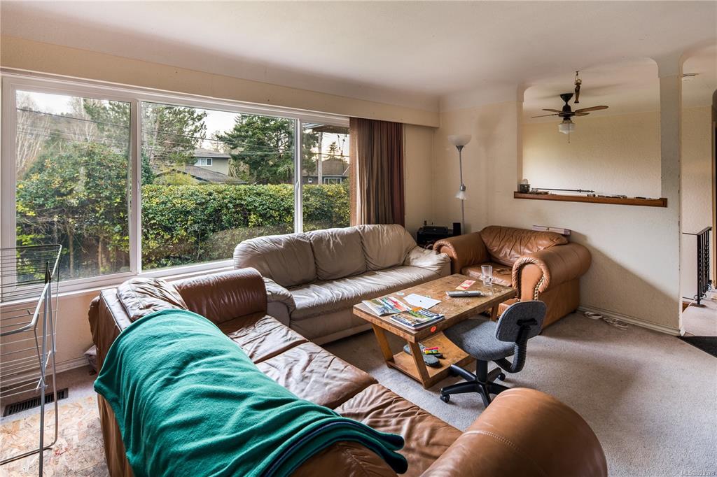1762 Kisber Avenue, Saanich, BC, V8P 2W7 - 10