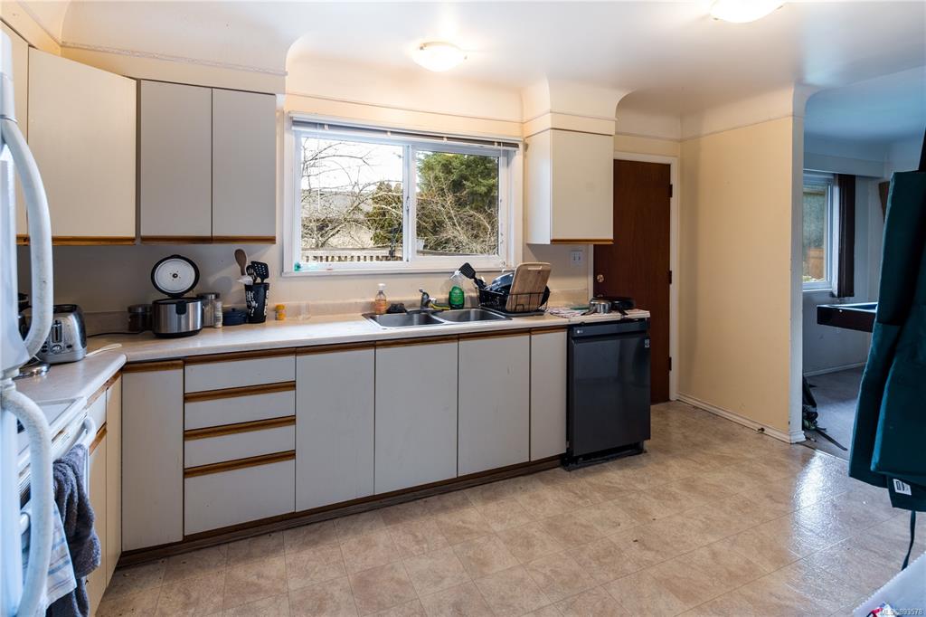 1762 Kisber Avenue, Saanich, BC, V8P 2W7 - 11