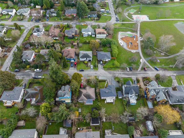 1762 Kisber Avenue, Saanich, BC, V8P 2W7 - 13