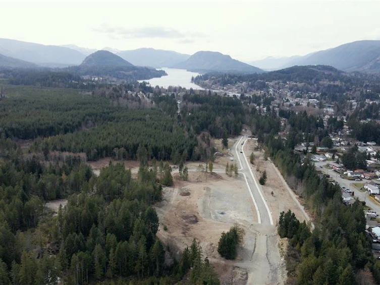 3 Edgewood Drive, Lake Cowichan, BC, V0R 2G0 - 2