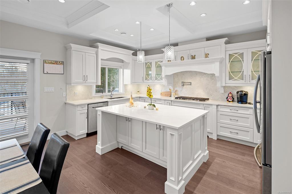 1630 Agnew Avenue, Saanich, BC, V8N 5M6 - 5