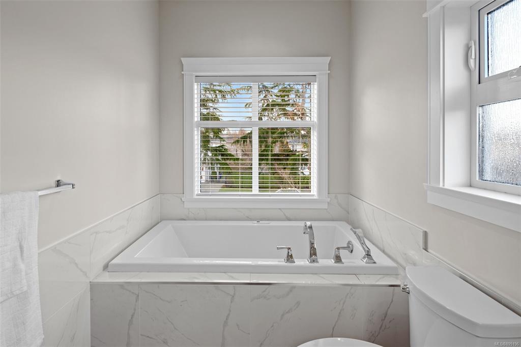 1630 Agnew Avenue, Saanich, BC, V8N 5M6 - 17