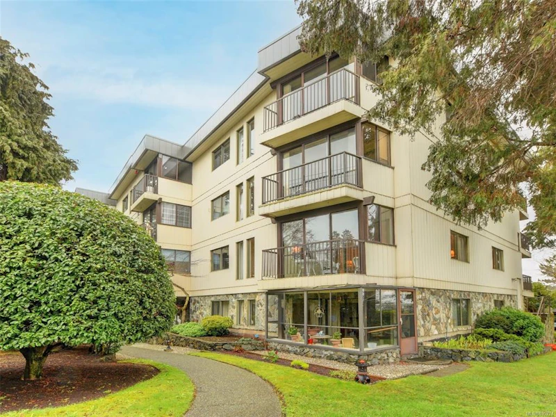 207 - 1875 Lansdowne Road, Saanich BC V8P 1A9
