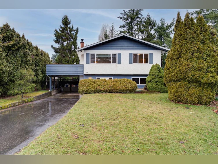 1216 Marin Park Close, Central Saanich, BC, V8M 1G7