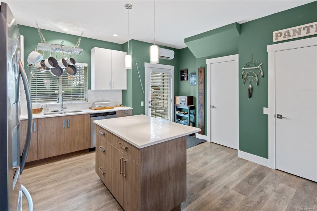 6863 Eve Grove, Sooke, BC, V9Z 0X6 - 8