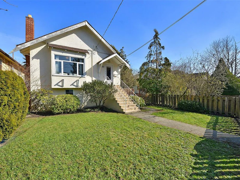 2481 Eastdowne Road, Oak Bay BC V8R 5P7