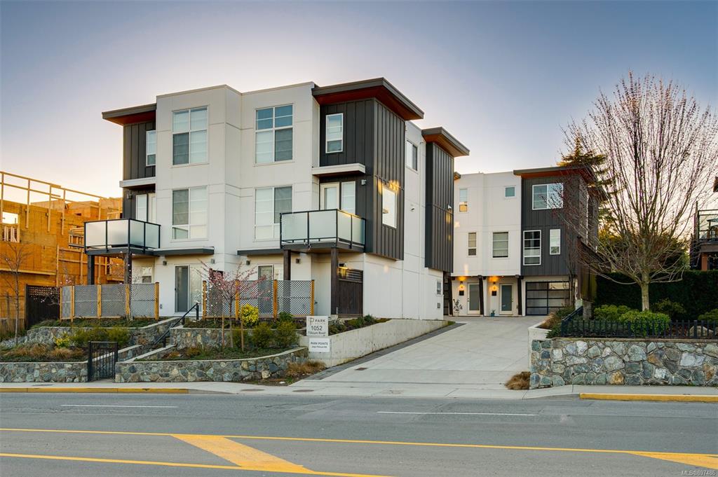 5-1052 Tillicum Road, Esquimalt, BC, V9A 2A3