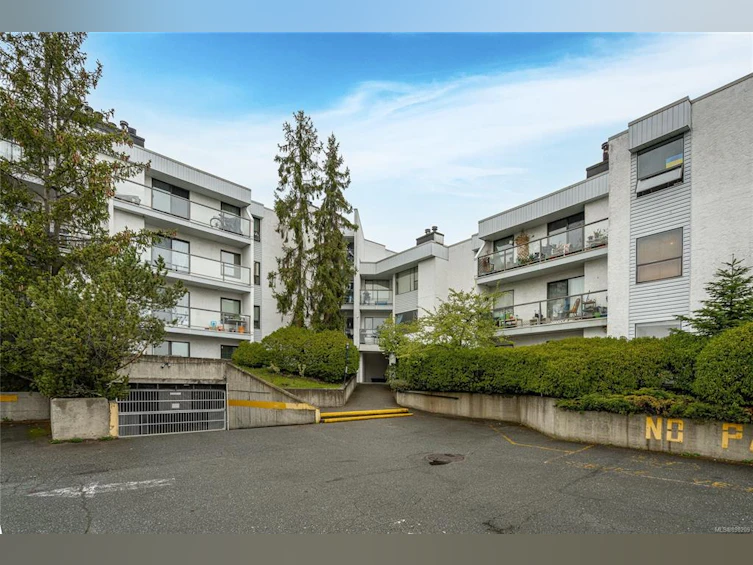 117-290 Regina Avenue, Saanich, BC, V8Z 6S6