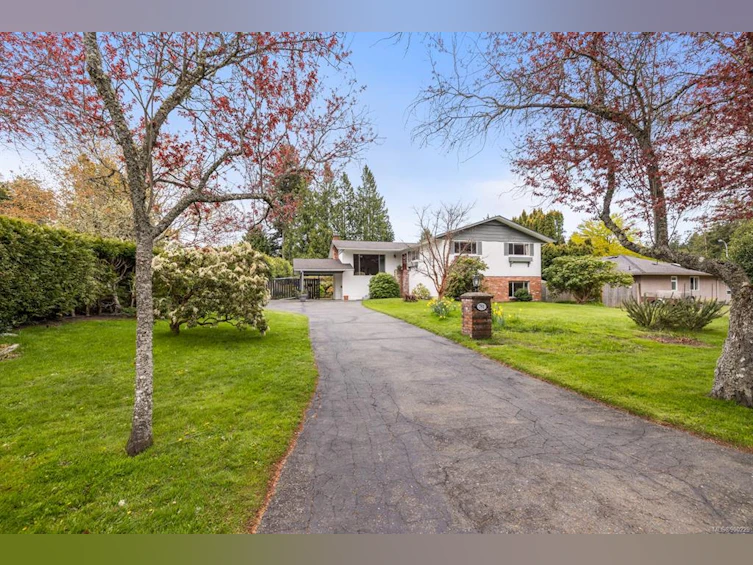791 Westbury Road, Saanich, BC, V8Y 1G9