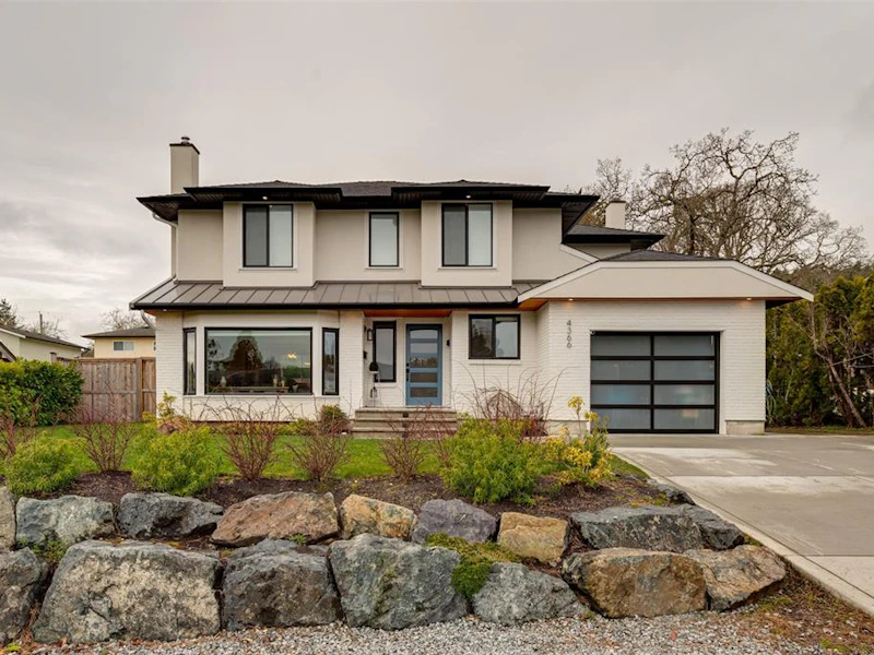 4366 Fieldmont Place, Saanich BC V8N 4Z3