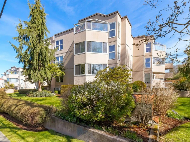 438 - 40 W Gorge Road, Saanich BC V9A 1L8