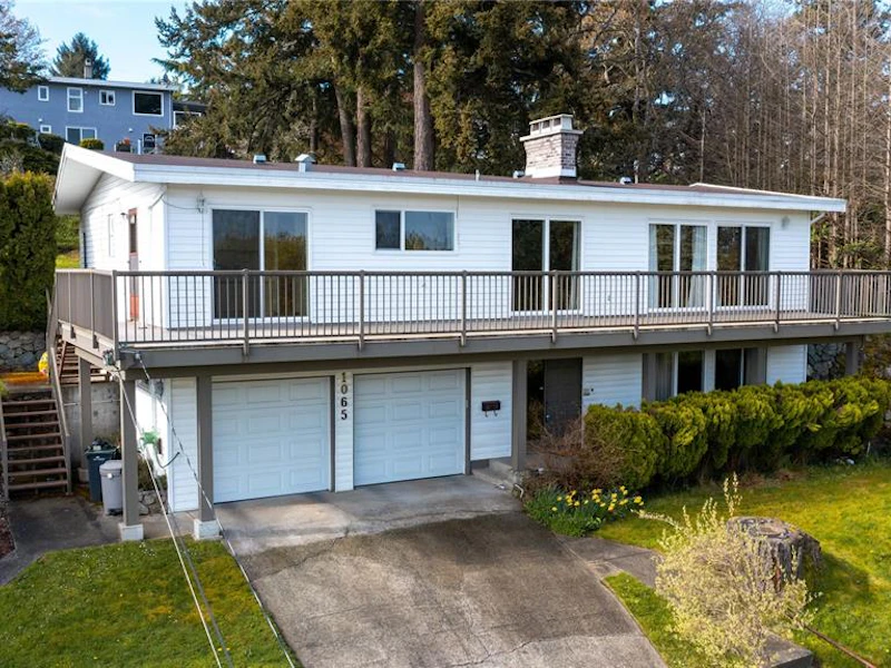 1065 Wurtele Place, Esquimalt BC V9A 4S2