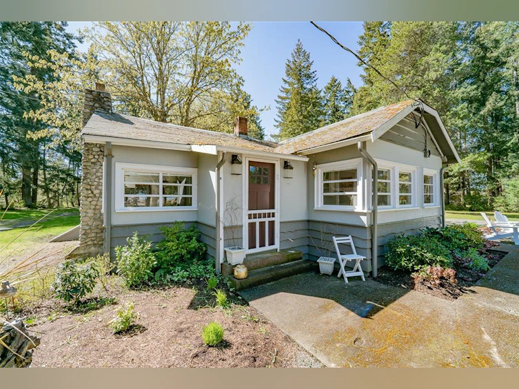 319 Martindale Road, Parksville, BC, V9P 1T8
