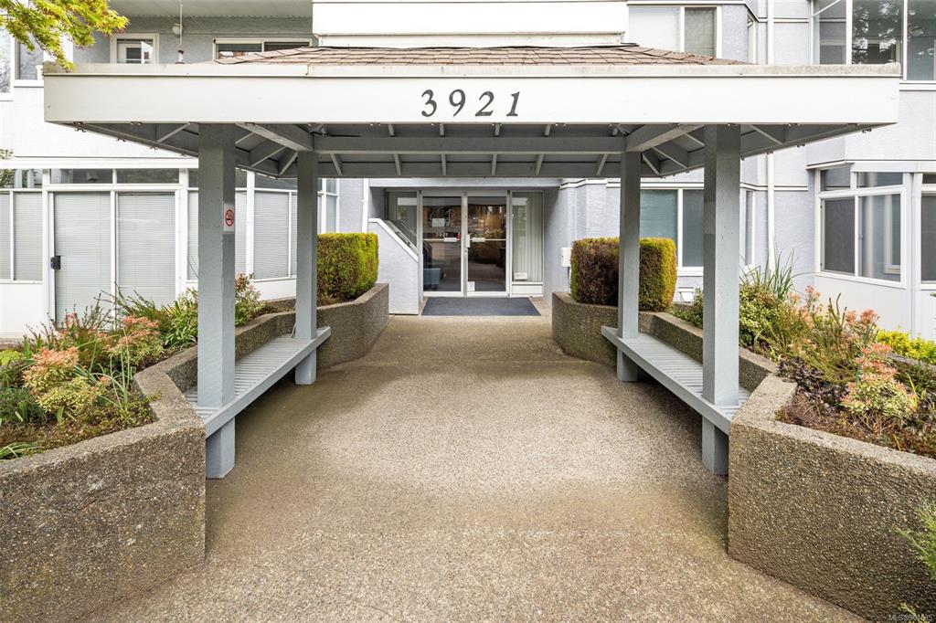 307-3921 Shelbourne Street, Saanich, BC, V8P 4H9 - 3