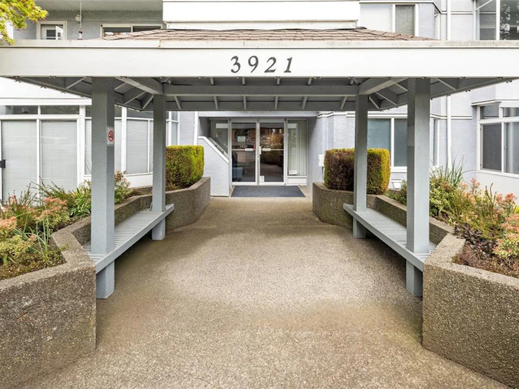 307-3921 Shelbourne Street, Saanich, BC, V8P 4H9 - 3