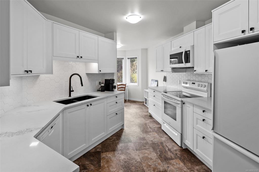 307-3921 Shelbourne Street, Saanich, BC, V8P 4H9 - 4