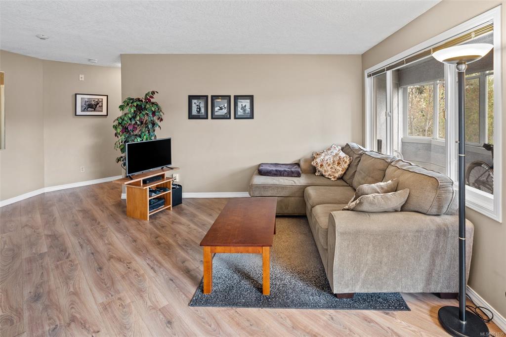 307-3921 Shelbourne Street, Saanich, BC, V8P 4H9 - 9