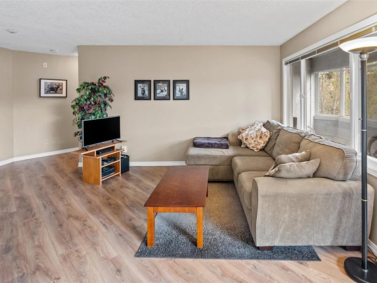 307-3921 Shelbourne Street, Saanich, BC, V8P 4H9 - 9