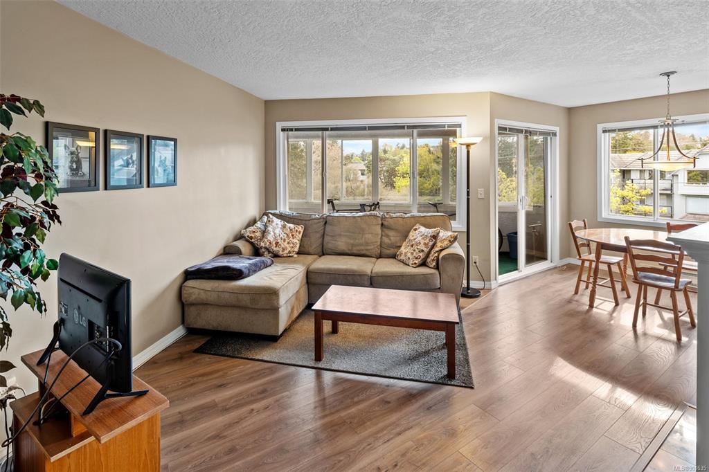 307-3921 Shelbourne Street, Saanich, BC, V8P 4H9 - 10
