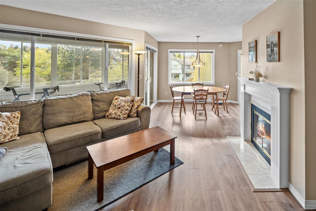 307-3921 Shelbourne Street, Saanich, BC, V8P 4H9 - 11