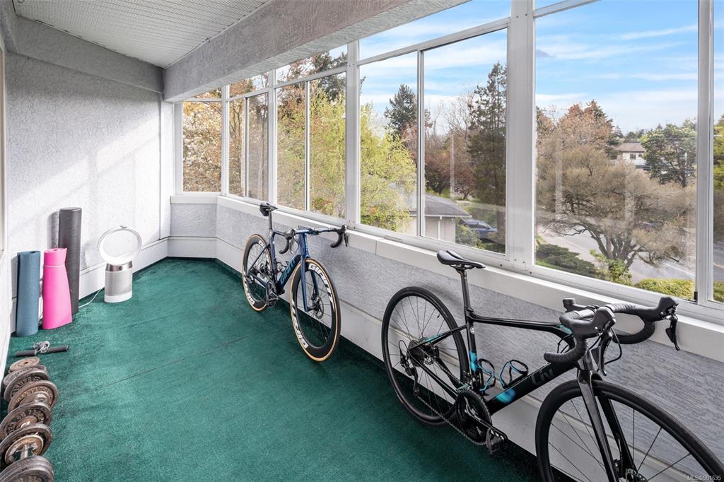 307-3921 Shelbourne Street, Saanich, BC, V8P 4H9 - 14