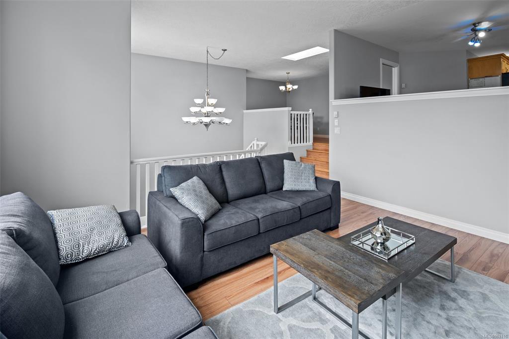 1417 Nev Place, Saanich, BC, V8P 5V6 - 8