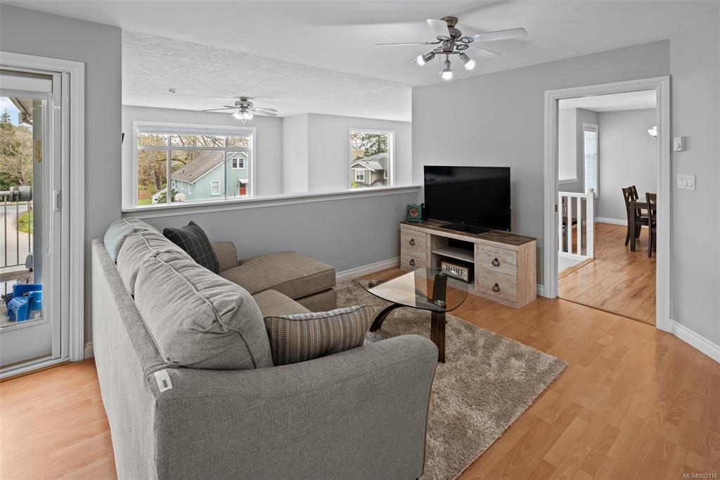1417 Nev Place, Saanich, BC, V8P 5V6 - 9