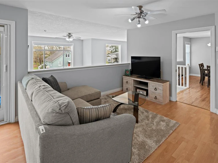 1417 Nev Place, Saanich, BC, V8P 5V6 - 9