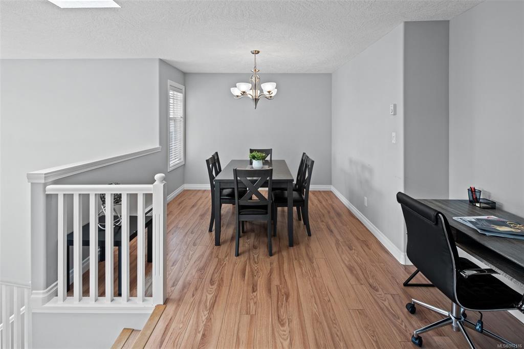 1417 Nev Place, Saanich, BC, V8P 5V6 - 11