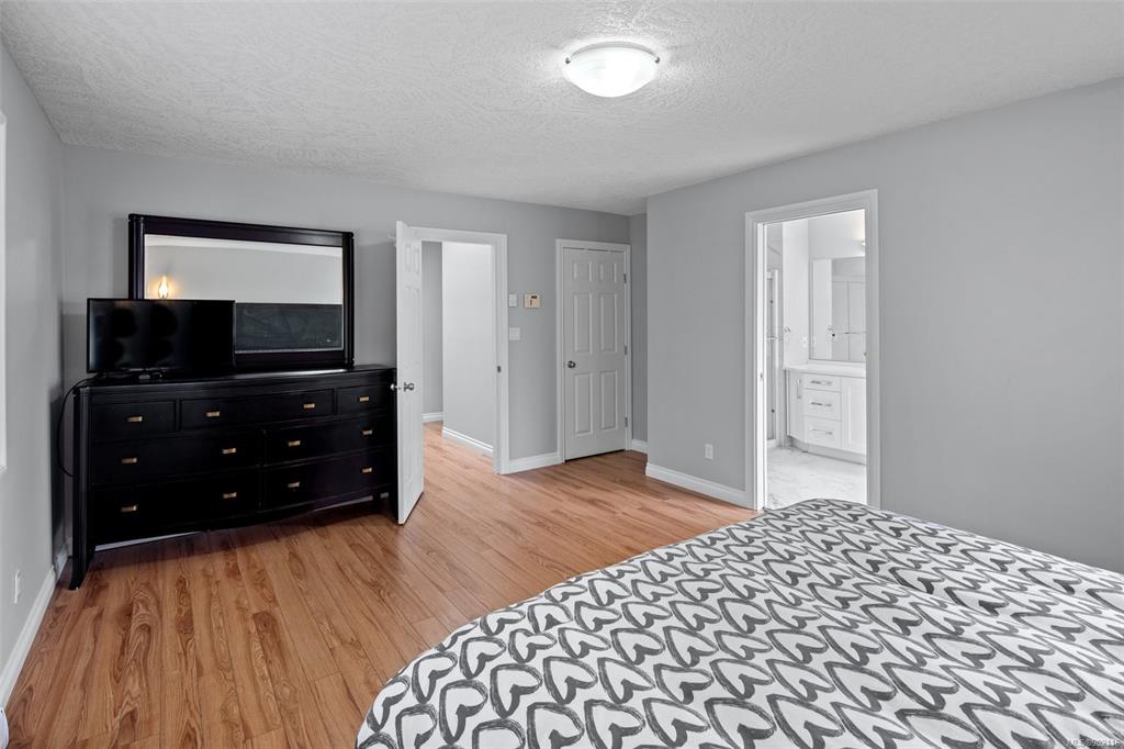 1417 Nev Place, Saanich, BC, V8P 5V6 - 13