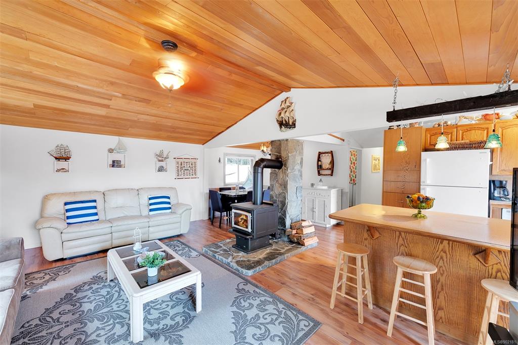 493 Abbott Road, Mayne Island, BC, V0N 2J1