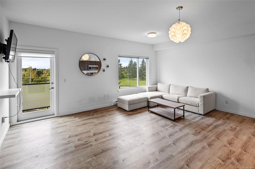 303-4052 Douglas Street, Saanich, BC, V8X 0A5 - 3