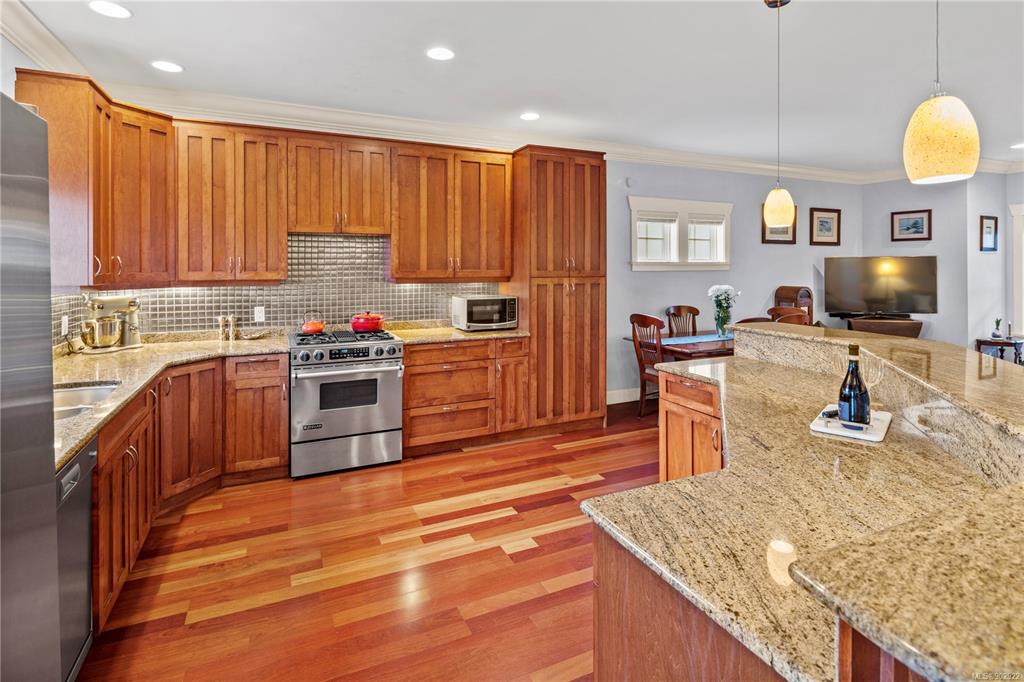 2006 Hannington Road, Langford, BC, V9B 6R6 - 15