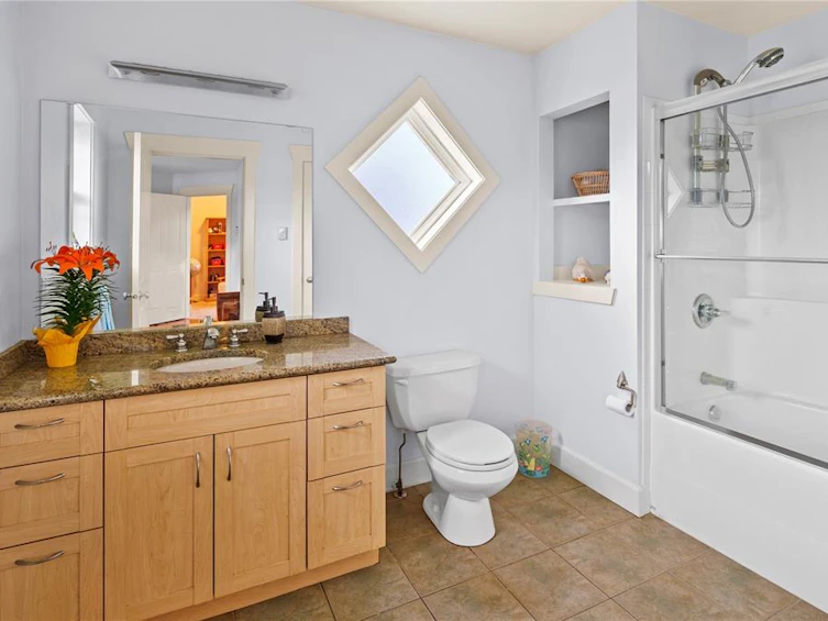 2006 Hannington Road, Langford, BC, V9B 6R6 - 29
