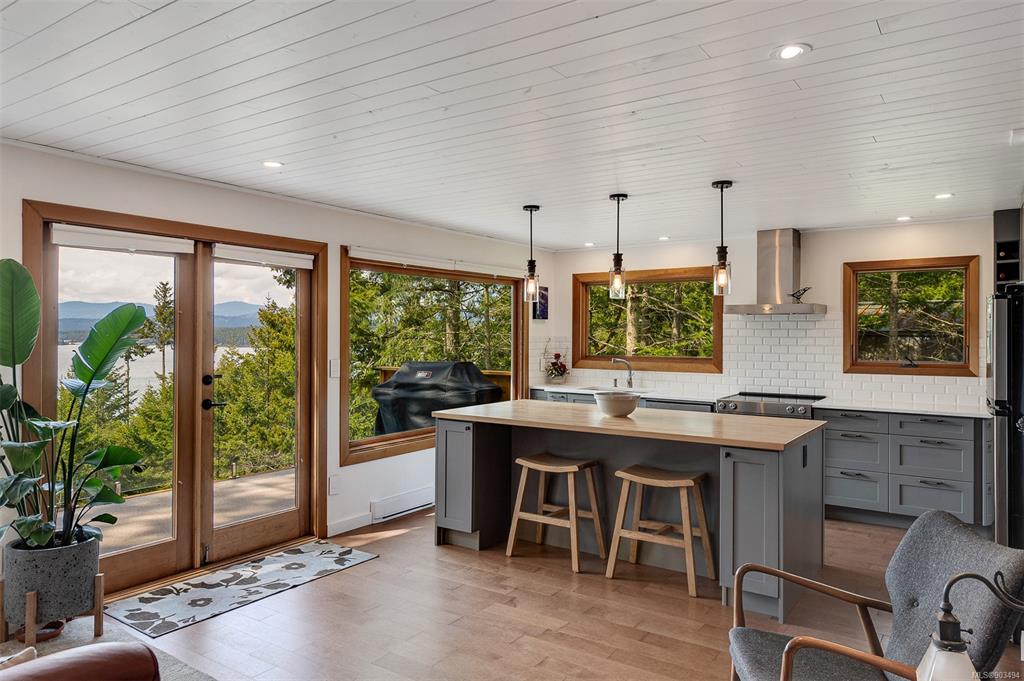 246 Spinnaker Drive, Mayne Island, BC, V0N 2J2