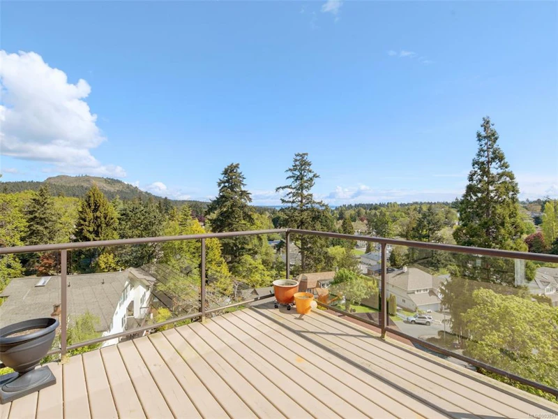 4121 Cedar Hill Road, Saanich BC V8N 3C2