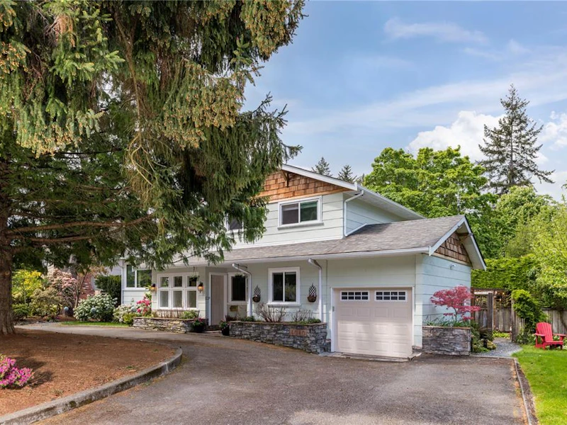 4040 Haro Road, Saanich BC V8N 4B2