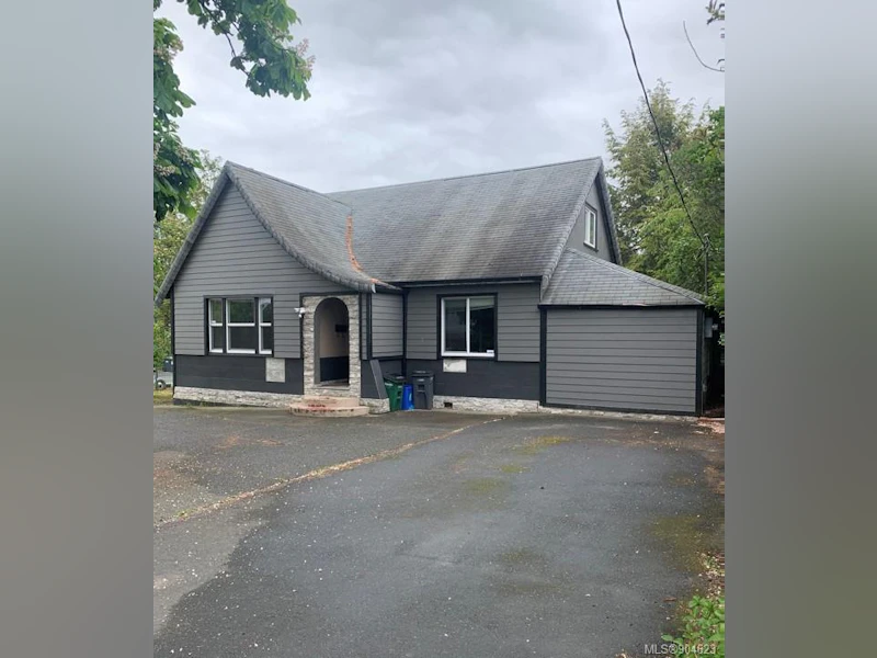 794 W Burnside Road, Saanich BC V8Z 1N1