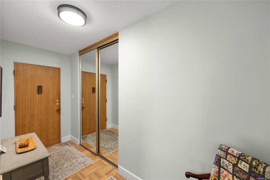 102-250 Douglas Street, Victoria, BC, V9V 2P4 - 11