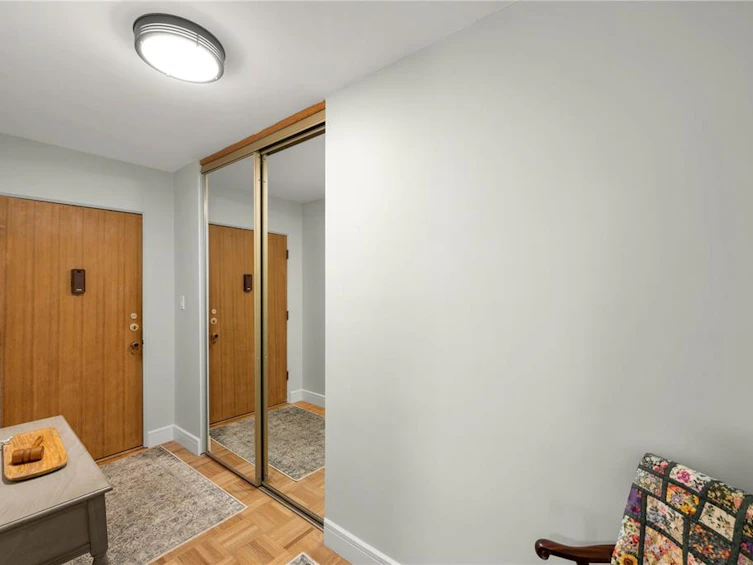 102-250 Douglas Street, Victoria, BC, V9V 2P4 - 11
