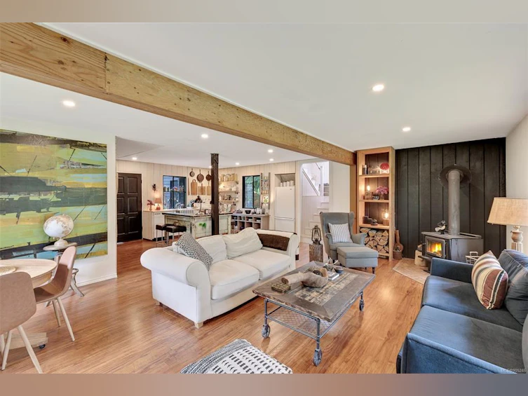 260 Mariners Way, Mayne Island, BC, V0N 2J2