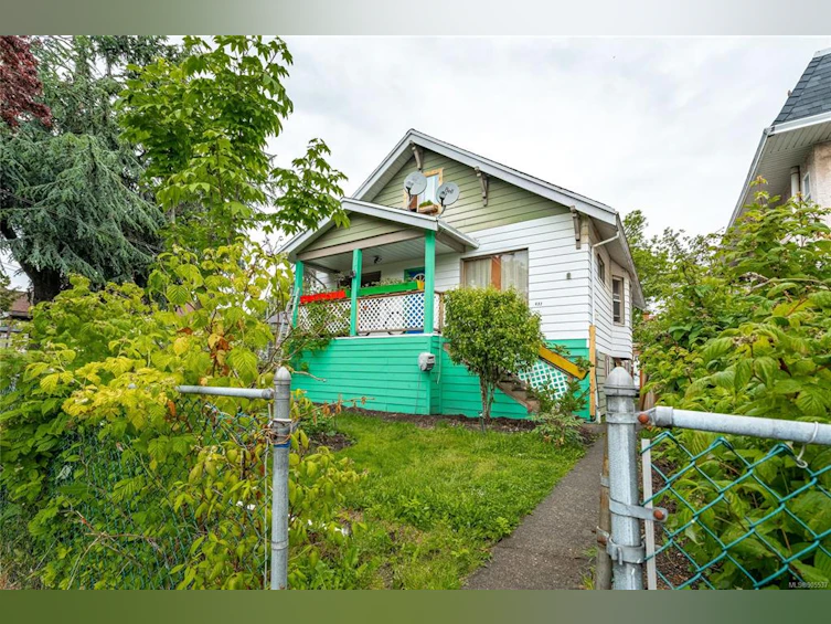 632 Manchester Road, Victoria, BC, V8T 2P1