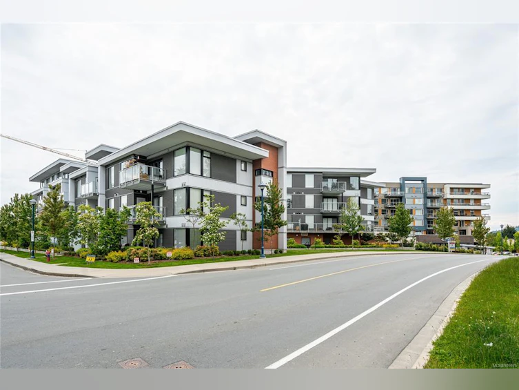 405-950 Whirlaway Crescent, Langford, BC, V9B 6W6